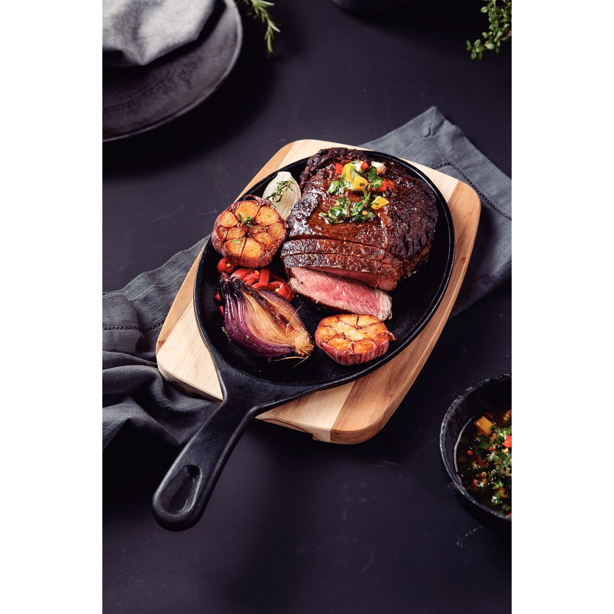 T&aacute;bua para Churrasco Tramontina Mix Grill Oval em Ferro Fundido com Base em Madeira Mista com Cabo 38,5 x 19 cm - SKU 10239638 - 3 image number 2