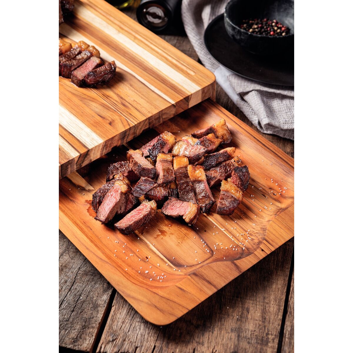 Kit T&aacute;bua e Bandeja Tramontina Churrasco em Madeira Teca com Acabamento em &Oacute;leo Mineral 40 x 30 cm Cor Natural - SKU 13094351 - 5 image number 4