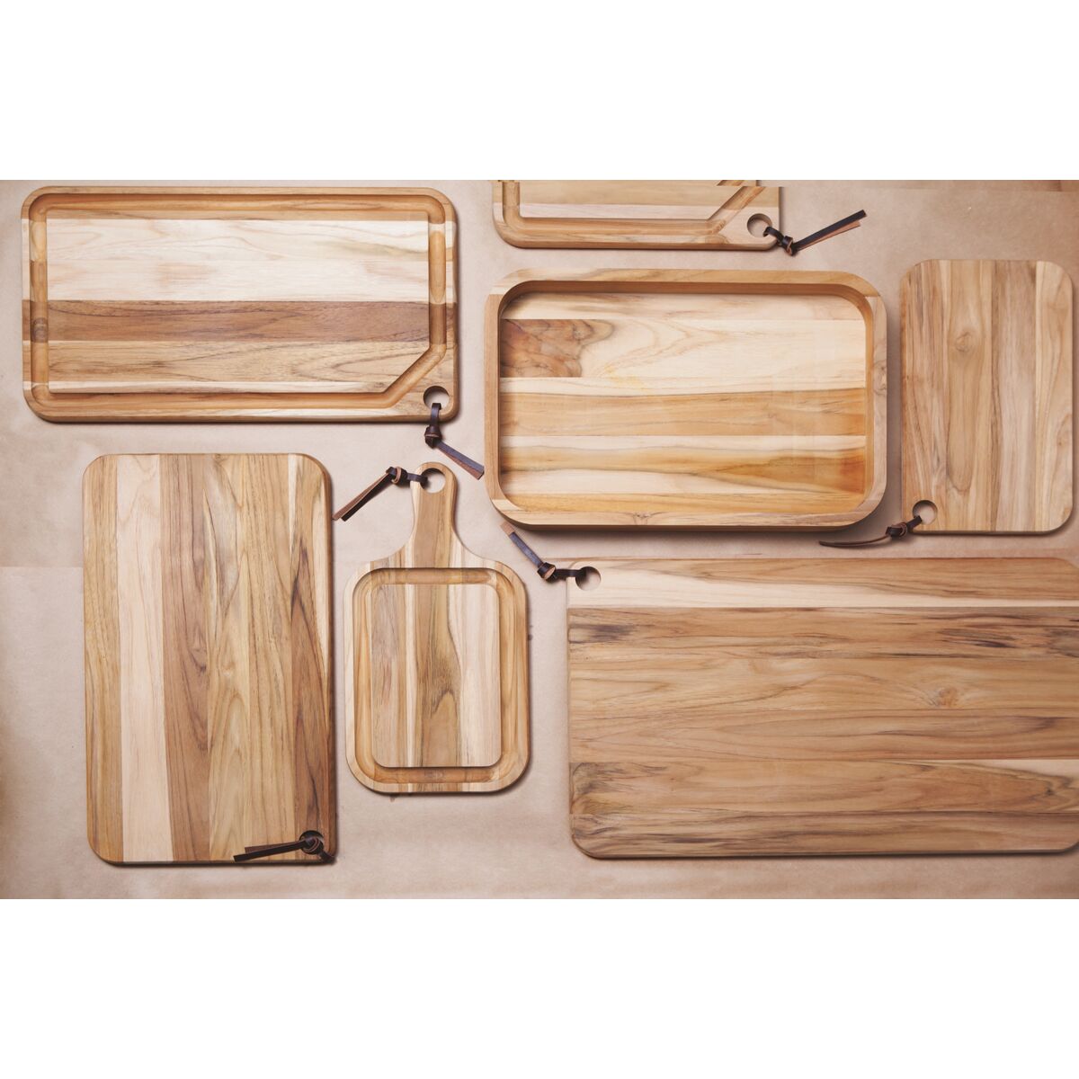 T&aacute;bua para Churrasco Tramontina Retangular com Cabo em Madeira Teca com Acabamento Natural 40 x 21 cm - SKU 13210052 - 2 image number 1