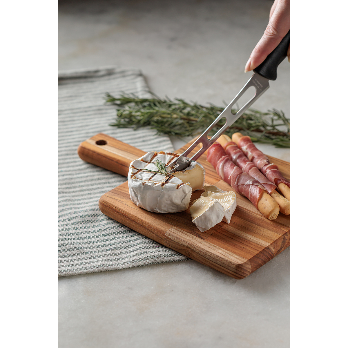 T&aacute;bua Retangular Tramontina Kitchen em Madeira Teca com Cabo 28x19,5 cm - SKU 13275351 - 3 image number 2
