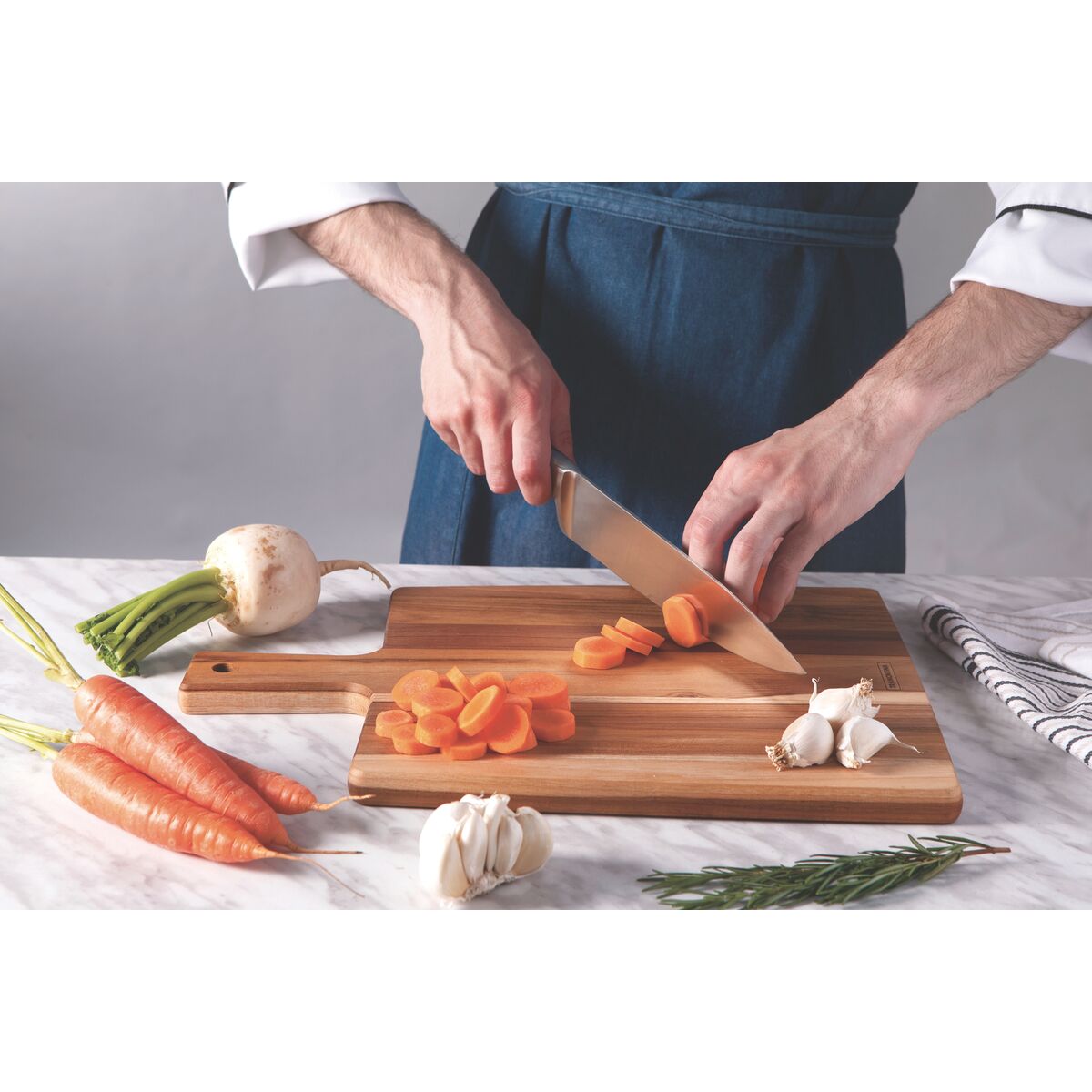 T&aacute;bua Retangular Tramontina Kitchen em Madeira Teca com Cabo 40x27 cm - SKU 13277051 - 3 image number 2
