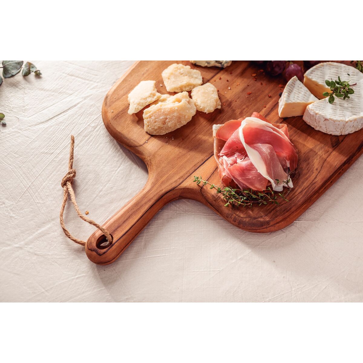 T&aacute;bua para Queijos e Frios Tramontina Provence em Madeira Teca FSC com Cabo 40x28cm - SKU 13409351 - 2 image number 1