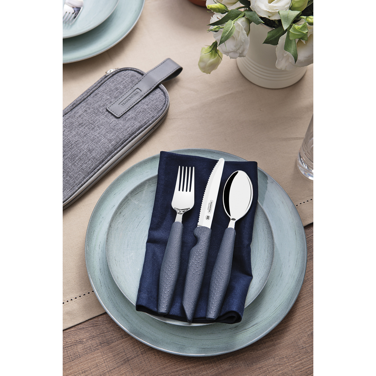 Jogo de Talheres Inclusivo Tramontina ForAll com L&acirc;minas em A&ccedil;o Inox e Cabos em Polipropileno Cinza com Estojo 4 Pe&ccedil;as Cor Cinza - SKU 23599682 - 9 image number 8