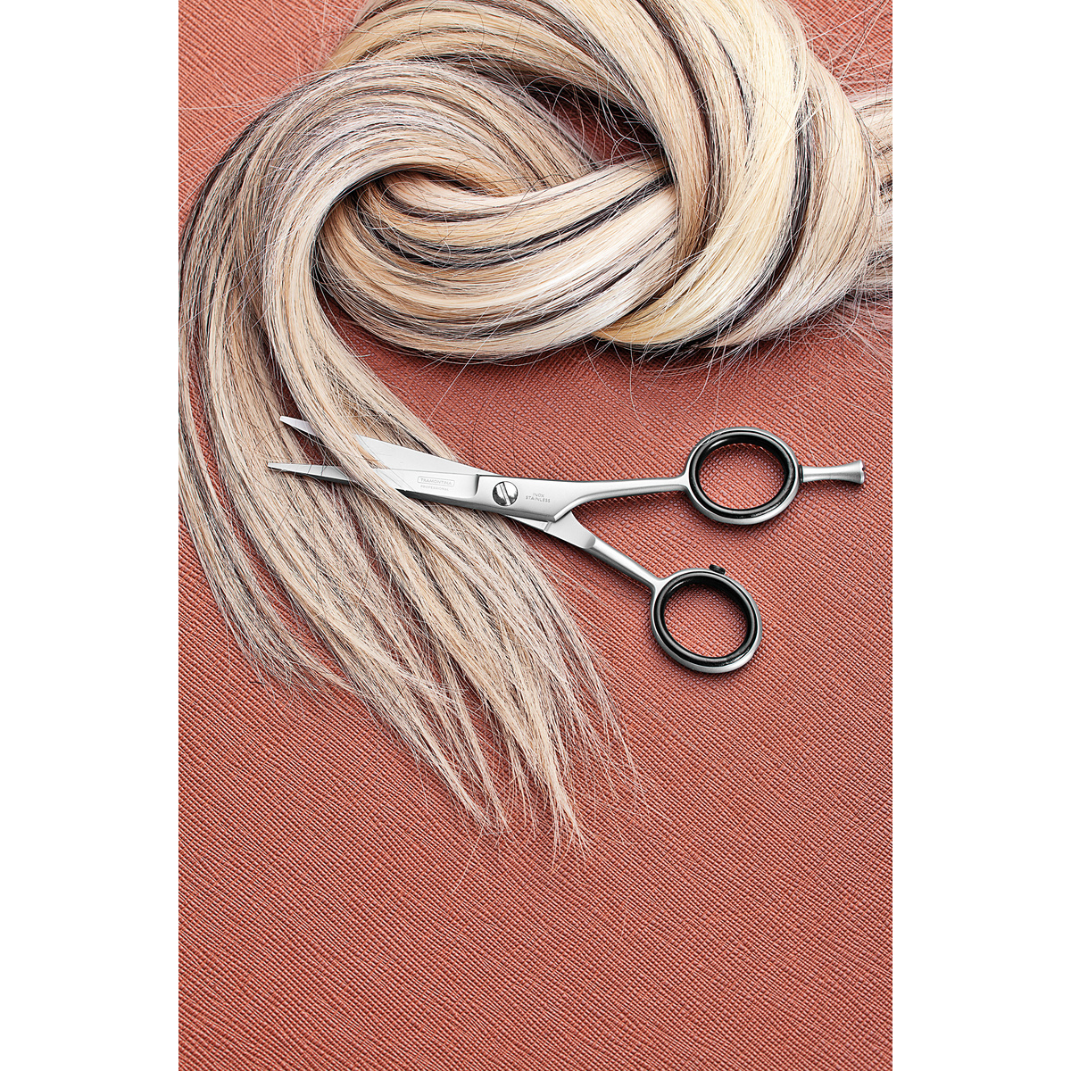 Tesoura Profissional para Cabelo Tramontina em A&ccedil;o Inox com Fio Navalha Liso 5" - SKU 25980005 - 3 image number 2