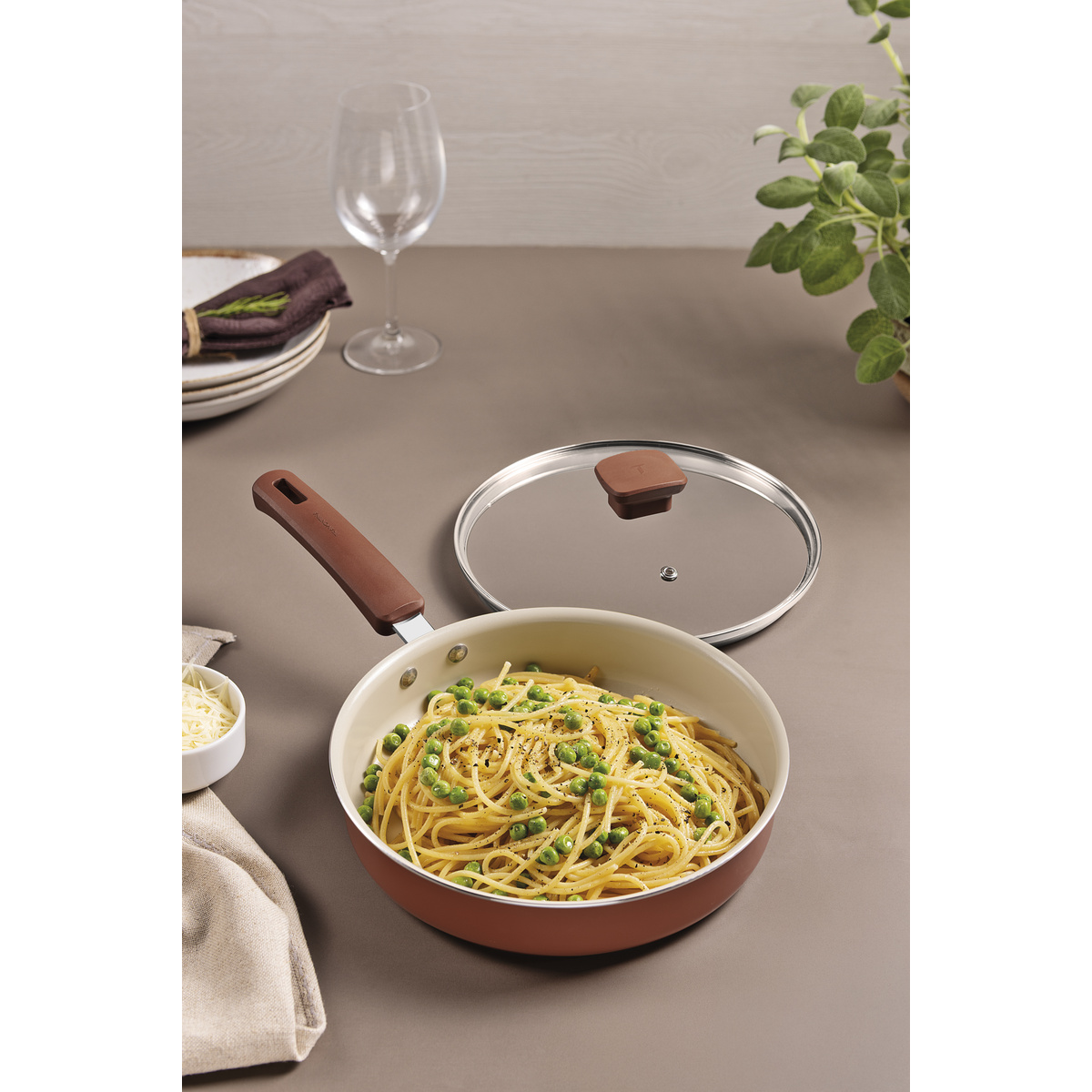 Frigideira Reta Tramontina Veronese em Alum&iacute;nio Reciclado com Revestimento Interno Cer&acirc;mico e Externo Siliconado Argila com Tampa 22 cm 1,7 L - SKU 28622422 - 4 image number 3