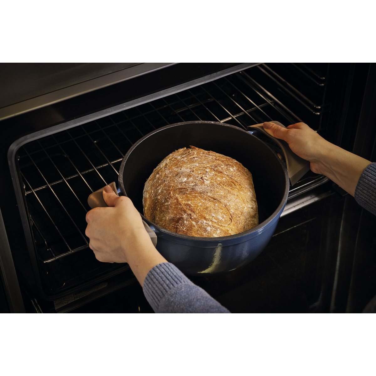 Ca&ccedil;arola Tramontina Ampezzo em Ferro Fundido com Revestimento Interno e Externo Esmaltado Azul 26 cm 5,6 L Cor Azul - SKU 28751126 - 5 image number 4