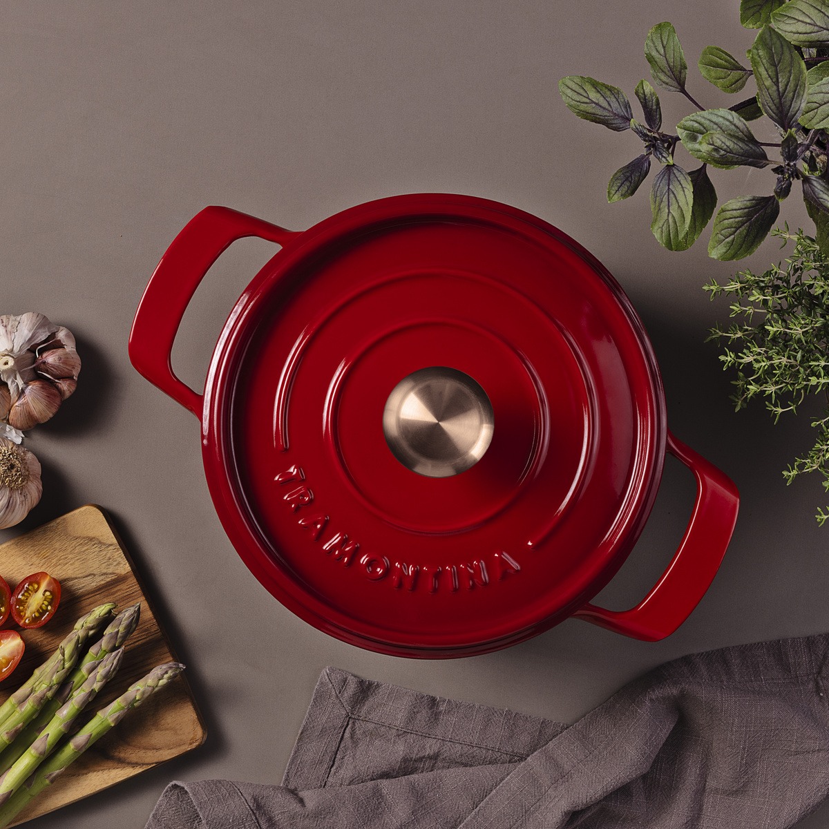 Ca&ccedil;arola Tramontina Ampezzo em Ferro Fundido com Revestimento Interno e Externo Esmaltado Vermelho 22 cm 3,7 L Cor Vermelho - SKU 28751722 - 4 image number 3