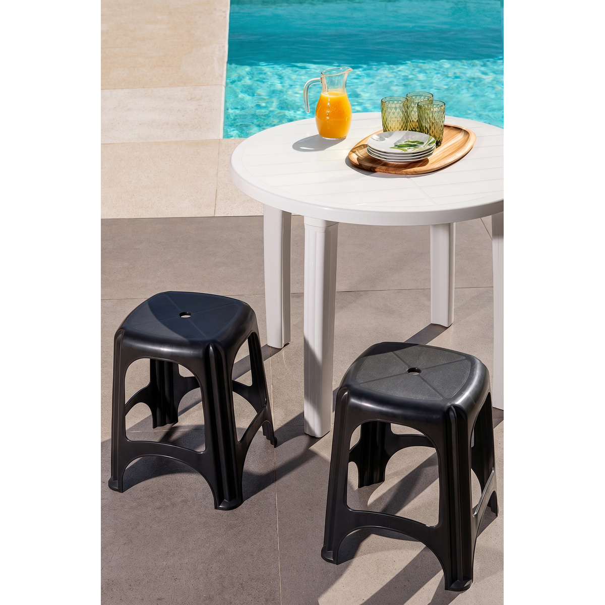Banqueta Tramontina Niter&oacute;i ECO em Polipropileno Preto Cor Preto - SKU 92411009 - 2 image number 1
