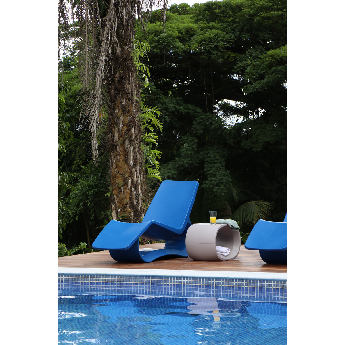 Espregui&ccedil;adeira Chaise Tramontina Octo ECO em Polietileno I''m Green Mariner Com Furo Cor Azul - SKU 92708034 - 6 image number 5