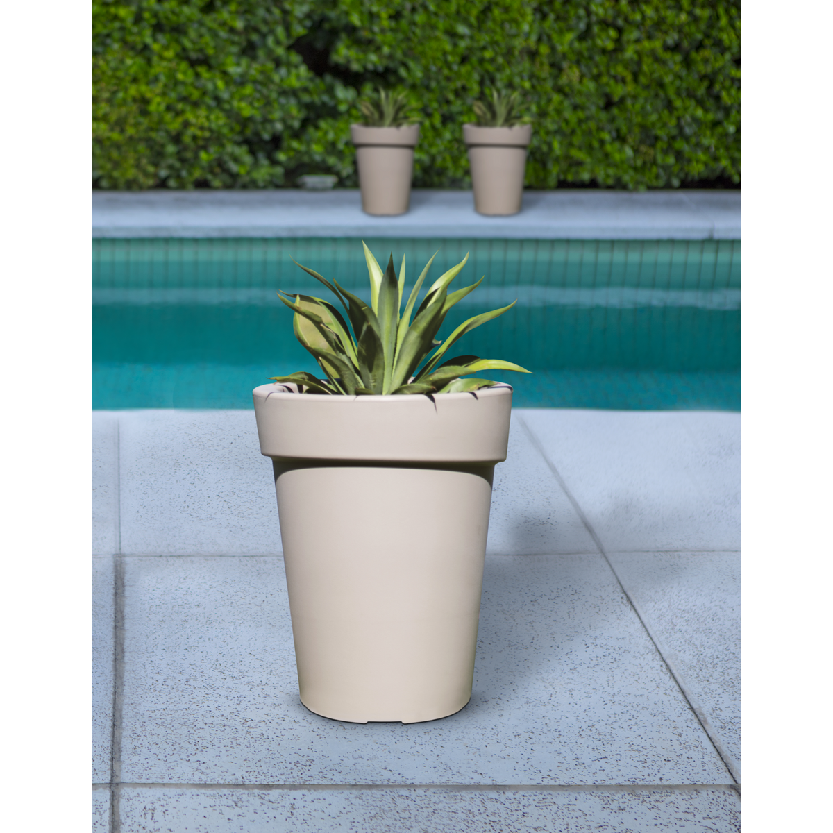 Vaso Tramontina Gipsy em Polietileno Concreto 70 cm Cor Concreto - SKU 92775210 - 2 image number 1