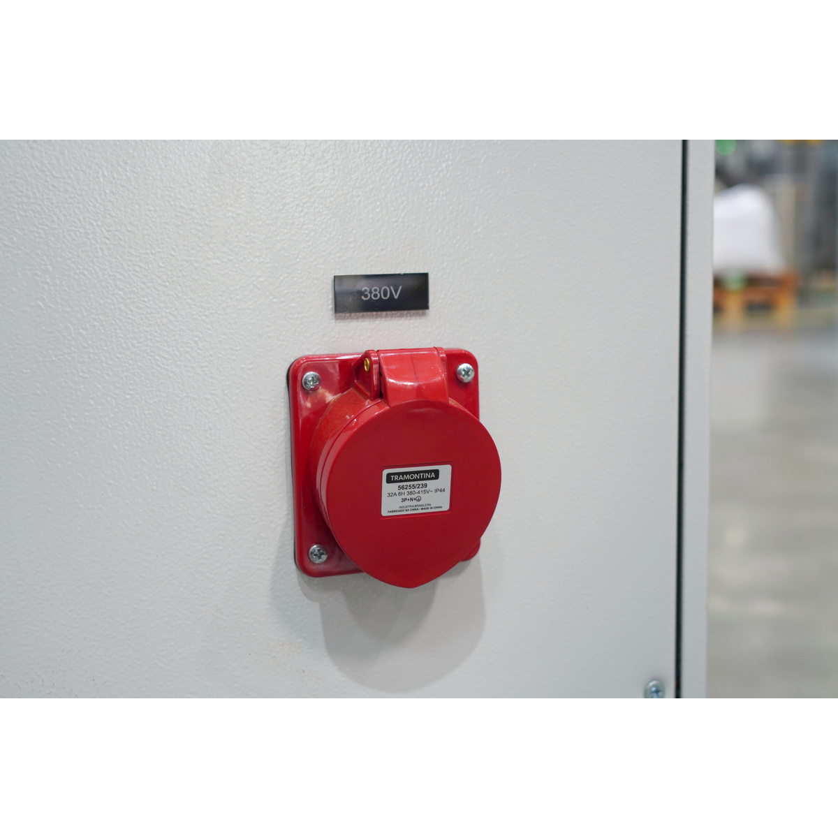 Tomada de Embutir Industrial 3P+T 16 A 380-415 Vca 6 H Tramontina Cor Vermelho - SKU 56255233 - 7 image number 6