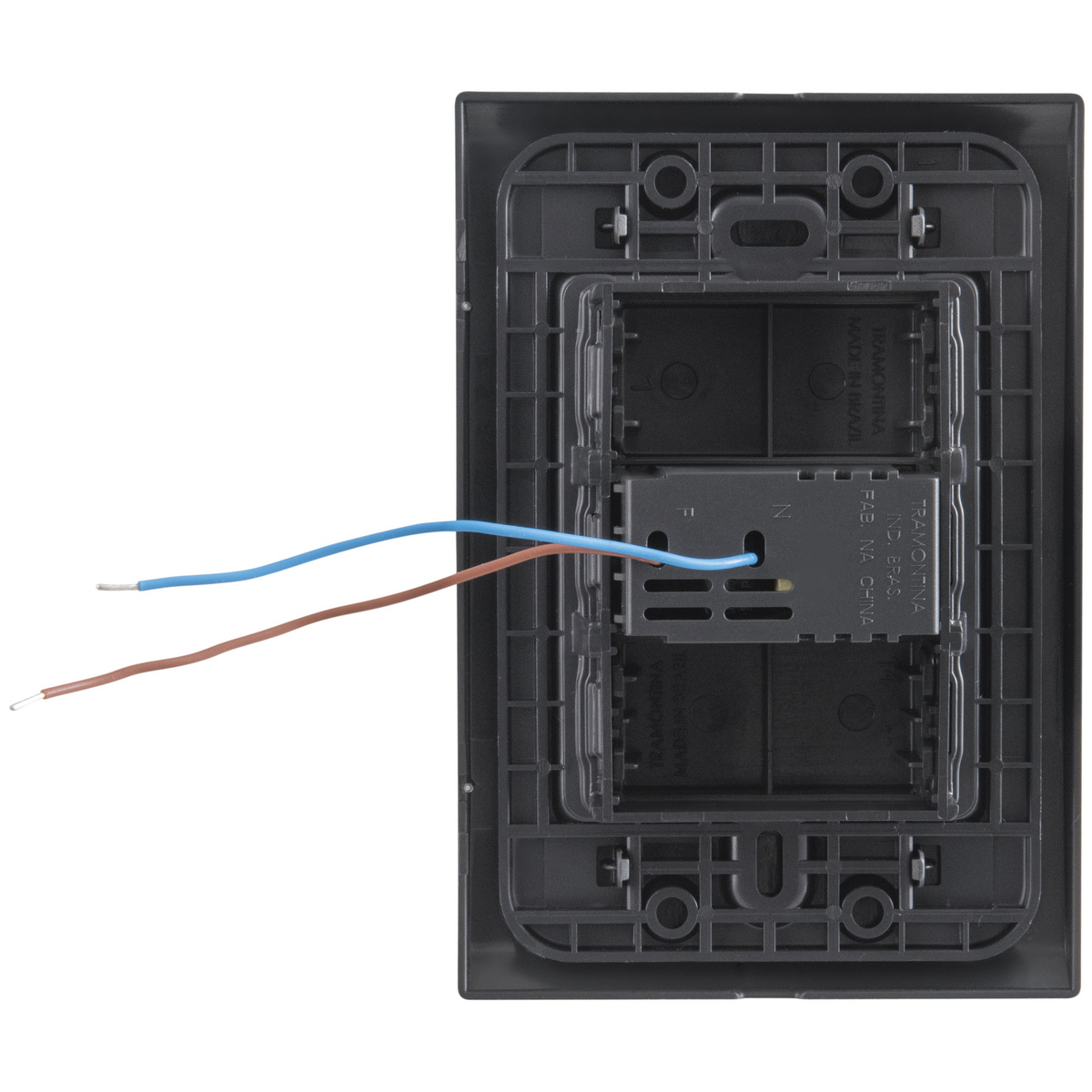 Conjunto 1 Posto com 2 Tomadas USB-C 2 A Tramontina Bivolt Grafite Cor Grafite - SKU 57173030 - 5 image number 4