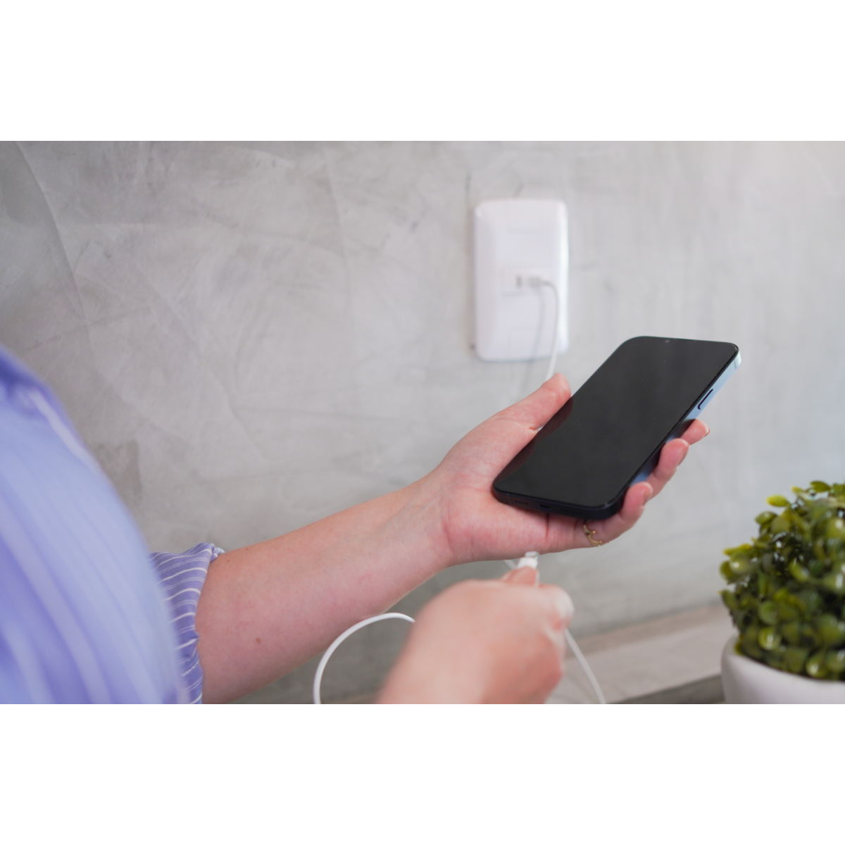 Módulo 2 Tomadas USB-C 2 A Bivolt Tramontina  Branco - SKU 57217020 - 6 image number 5