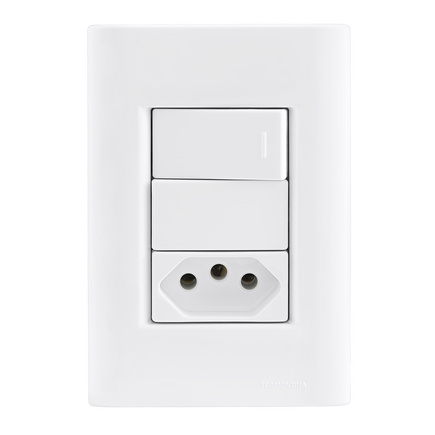 Conjunto 4x2 com 1 Interruptor Simples 10 A 250 V e 1 Tomada 2P+T 10 A 250 V Tramontina Giz Branco
