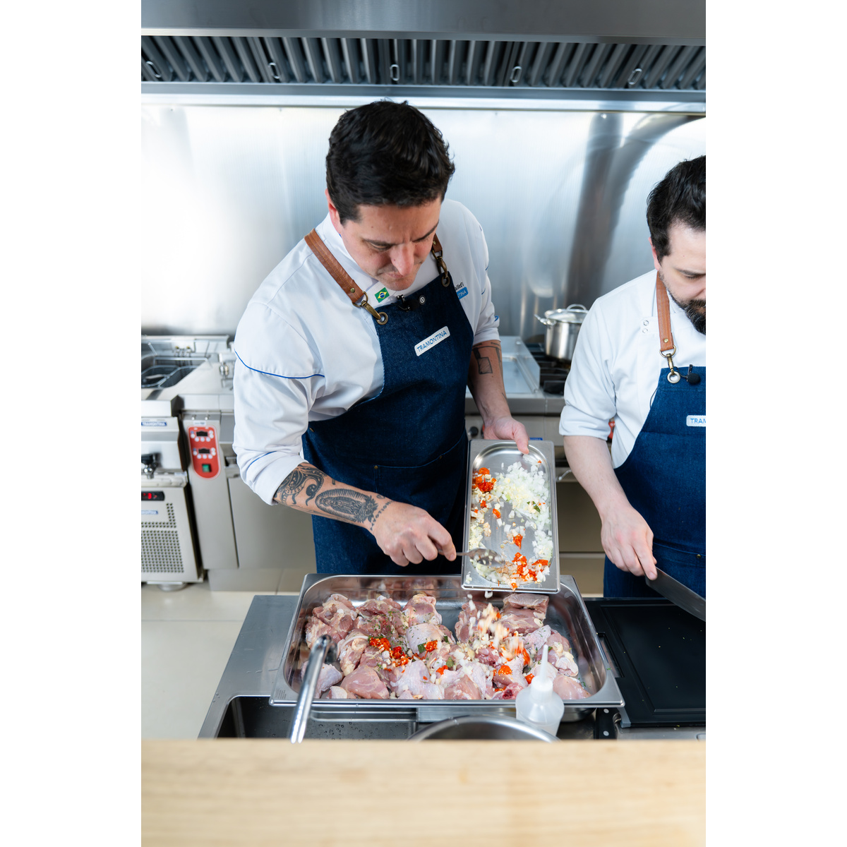 Cuba Tramontina GN 2/1 em A&ccedil;o Inox sem Al&ccedil;as Profundidade 40 mm - A&ccedil;o 304 - SKU 61050040 - 4 image number 3