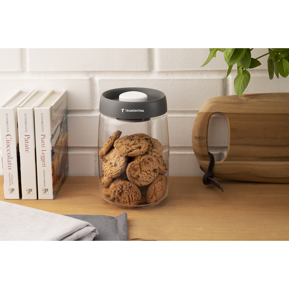Pote Herm&eacute;tico de Vidro Tramontina Purezza com Tampa Pl&aacute;stica a V&aacute;cuo 1,2 L - SKU 61225120 - 5 image number 4