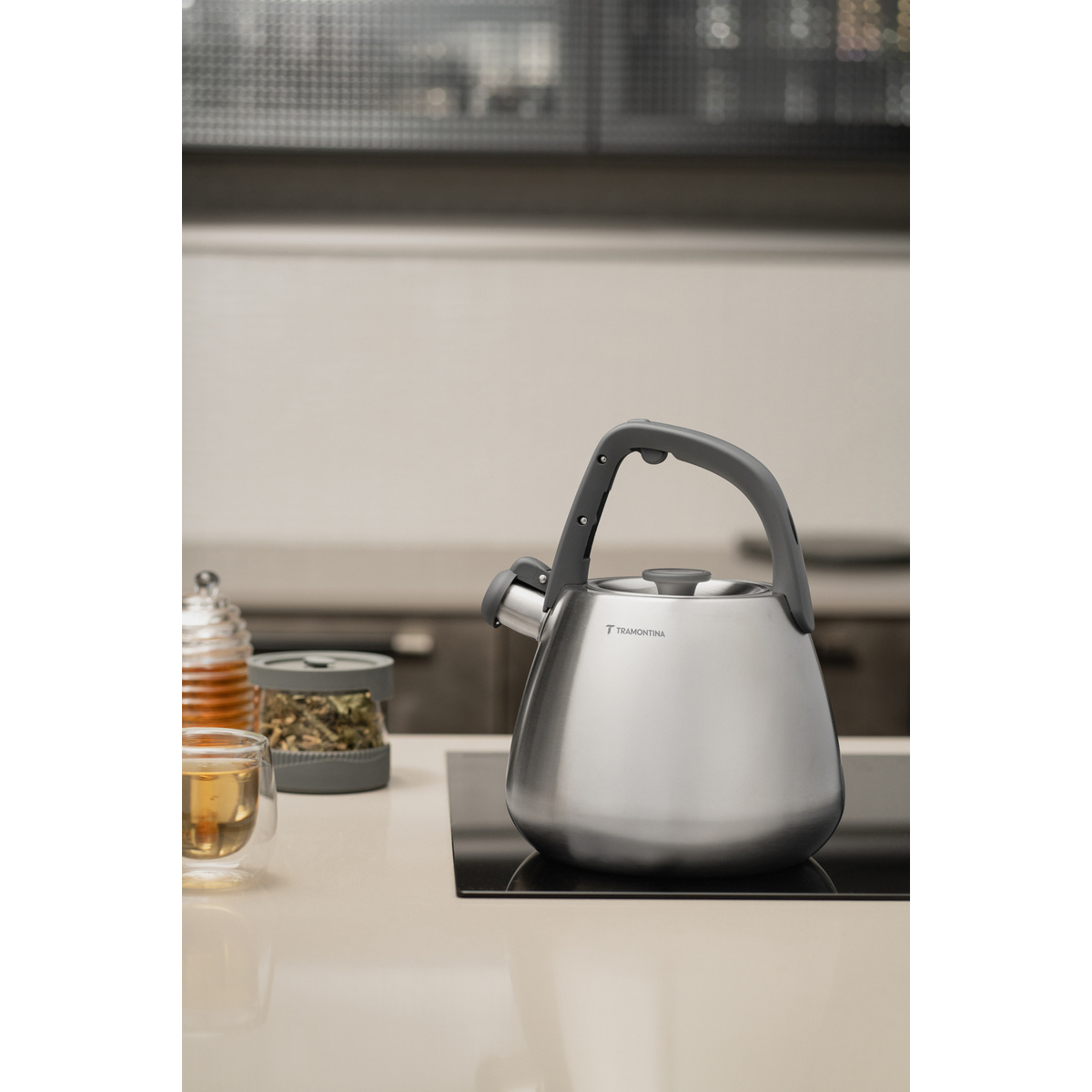 Chaleira Tramontina em A&ccedil;o Inox com Apito e Cabo de Nylon 4 L Cor Inox - SKU 61488400 - 2 image number 1