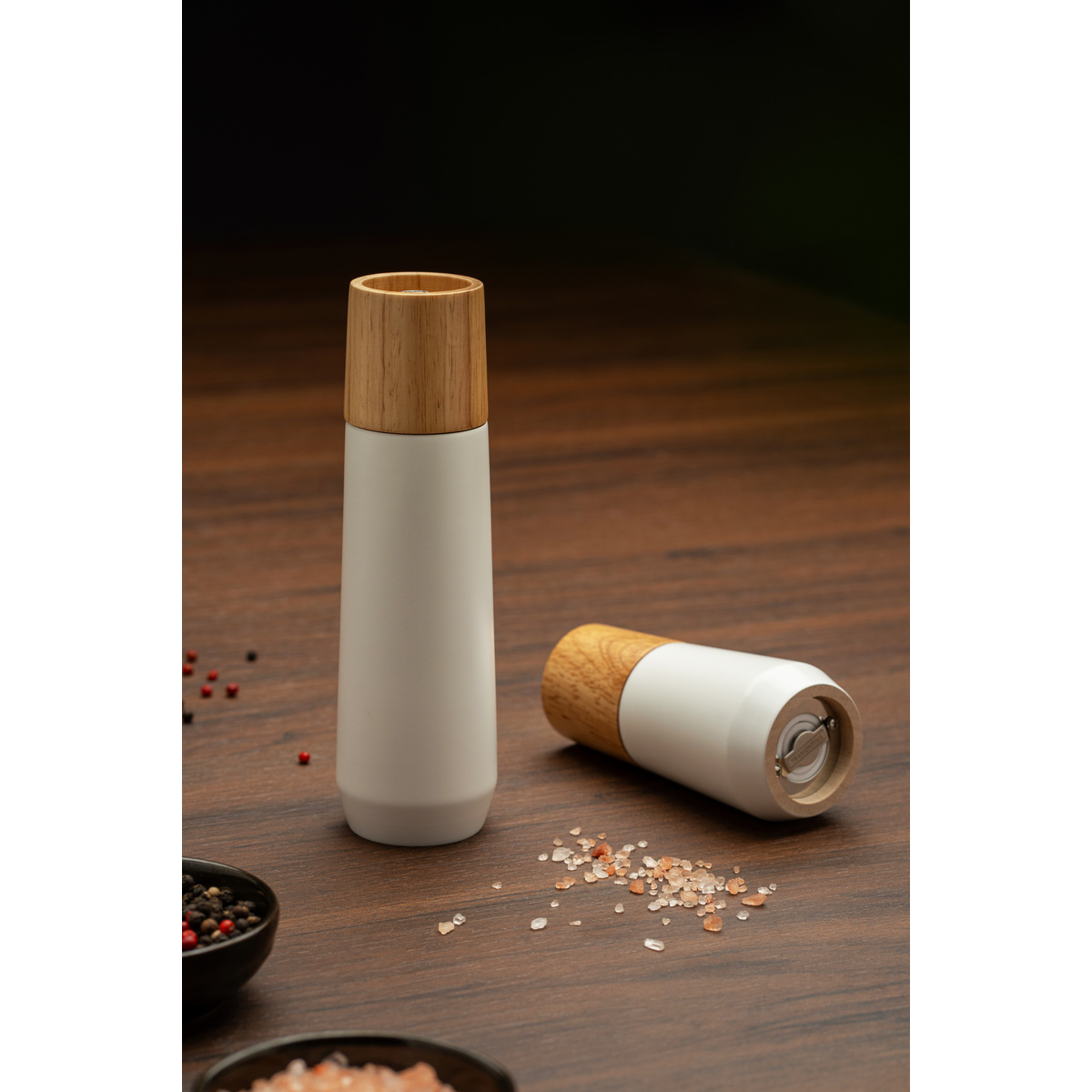 Moedor de Sal e Pimenta Tramontina Realce em Madeira Seringueira de 19,7 cm Branco Cor Branco - SKU 61657024 - 10 image number 9