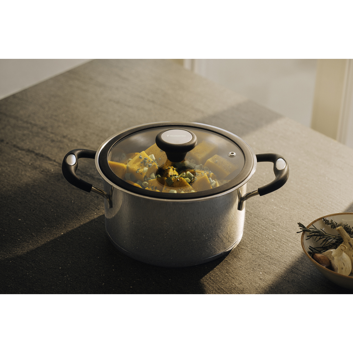 Ca&ccedil;arola Funda Tramontina Solar Silicone em A&ccedil;o Inox com Fundo Triplo 20 cm 3,6 L Cor Inox - SKU 62124203 - 5 image number 4