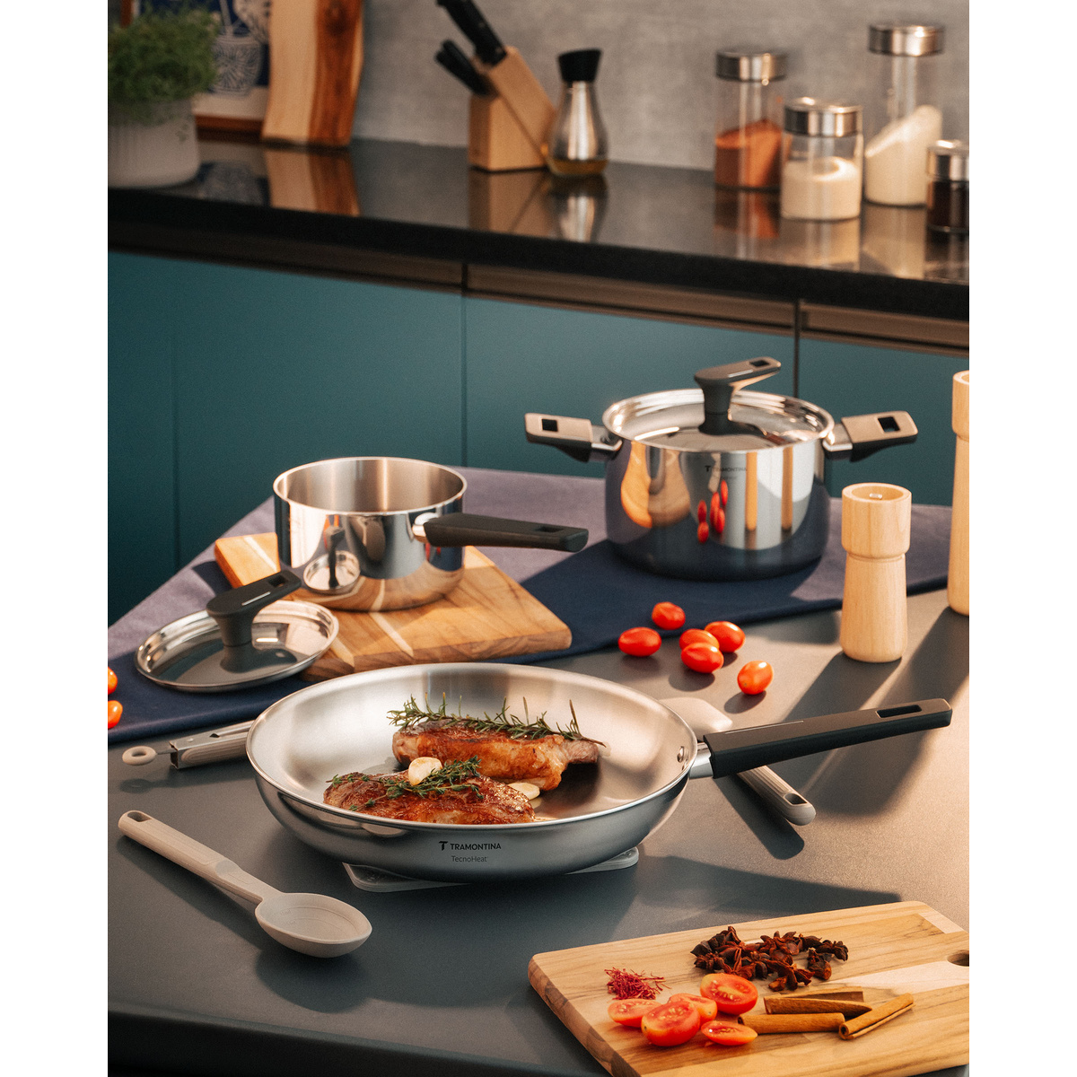 Frigideira Tramontina Grano Baquelite em A&ccedil;o Inox com Corpo Triplo e Cabo de Baquelite 26 cm 2,2 L Cor Inox - SKU 62175260 - 7 image number 6