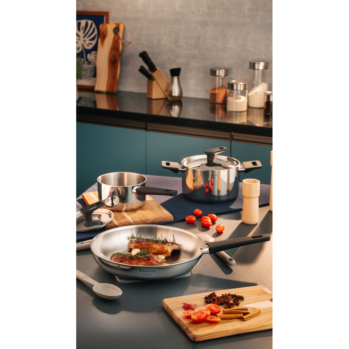 Jogo de Panelas Tramontina Grano Baquelite em A&ccedil;o Inox com Corpo Triplo e Cabos e Al&ccedil;as em Baquelite Preto 4 Pe&ccedil;as Cor Inox - SKU 65160000 - 11 image number 10