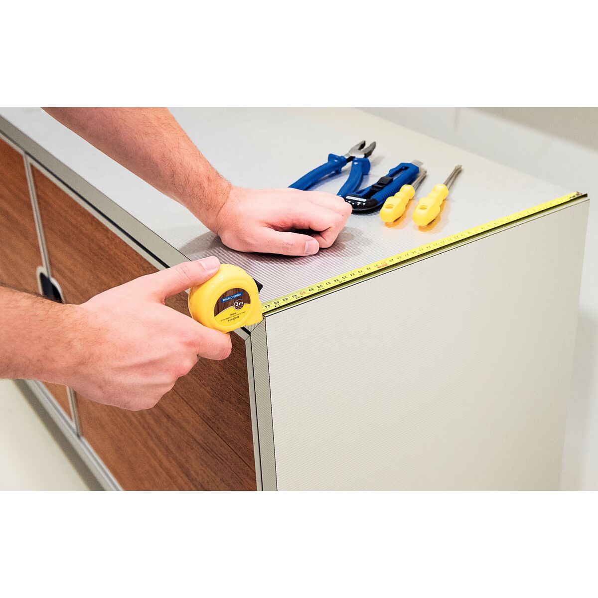 Kit de Ferramentas Tramontina com Pistola de Cola Quente Chaves de Fenda Trena Alicate Estilete Mini Chave de Fenda 28 peças - SKU 43409112 - 3 image number 2