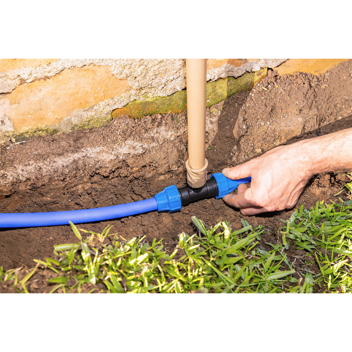 T&ecirc; 90&deg; de Compress&atilde;o Rosca Macho 32 mm x 1" Tramontina para Tubos de PEAD - SKU 78432164 - 2 image number 1