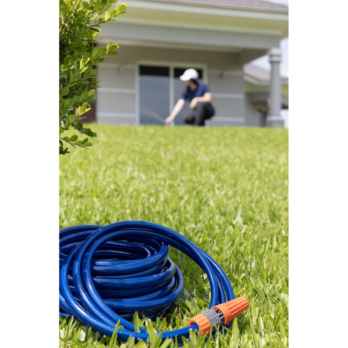 Mangueira Flex Basic para Jardim Tramontina Azul em PVC 3 Camadas 15 m com Engate Rosqueado e Esguicho - SKU 79157150 - 2 image number 1