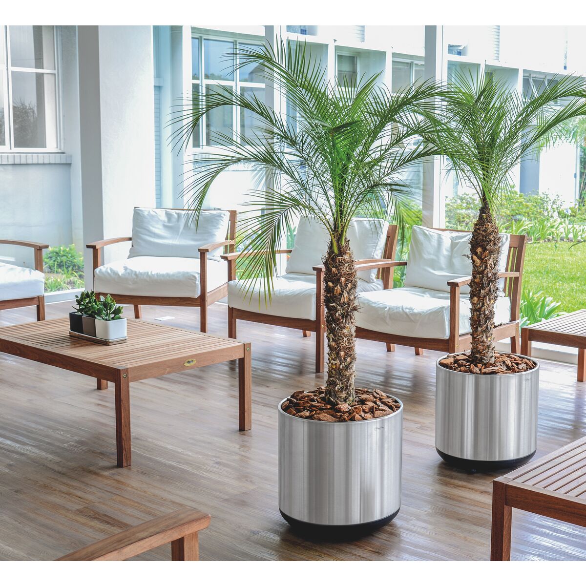 Porta macetas Tramontina de acero inoxidable con terminación Scotch